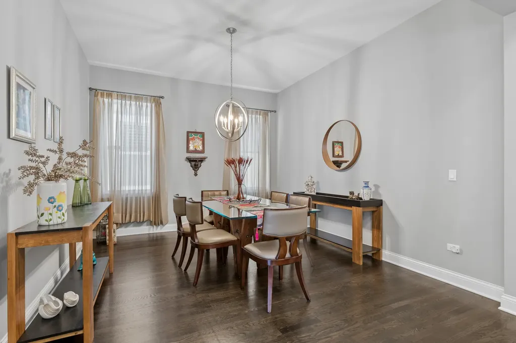 6092 North Sauganash Avenue Chicago IL 60646