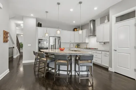 6092 North Sauganash Avenue Chicago IL 60646