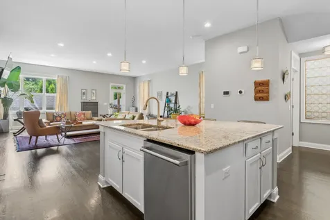 6092 North Sauganash Avenue Chicago IL 60646