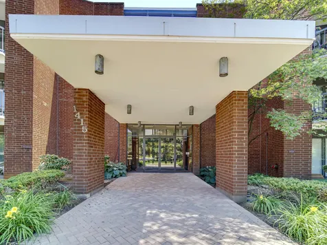 1415 East Central Road NE Arlington Heights IL 60005