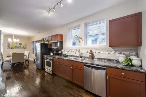 7734 South Essex Avenue Chicago IL 60649