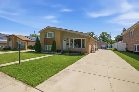 9937 Mulberry Avenue Oak Lawn IL 60453