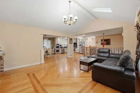 21 Sequoia Road Hawthorn Woods IL 60047
