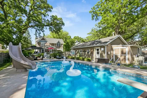 151 Park Avenue Grayslake IL 60030