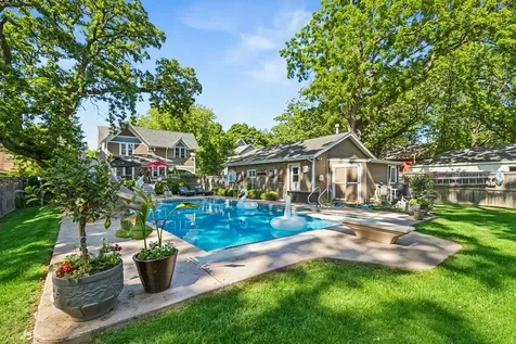 151 Park Avenue Grayslake IL 60030
