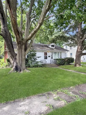807 East Illinois Street Freeport IL 61032