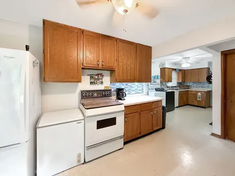 807 East Illinois Street Freeport IL 61032