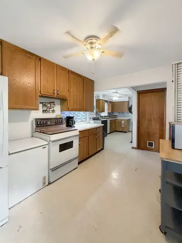 807 East Illinois Street Freeport IL 61032