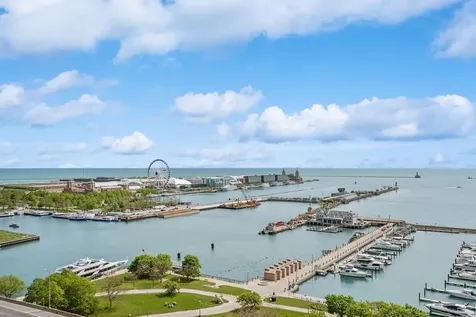 211 North Harbor Drive Chicago IL 60601