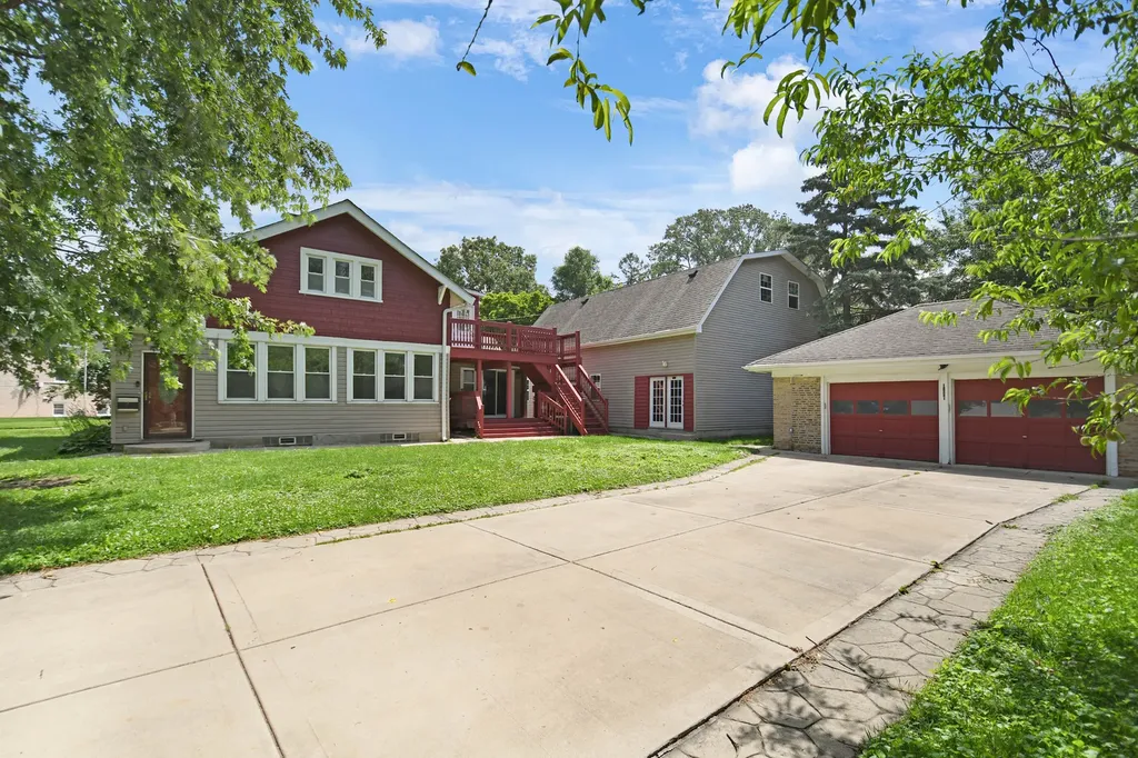 12851 Clinton Street Blue Island IL 60406