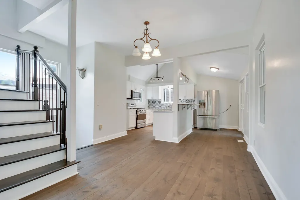 12851 Clinton Street Blue Island IL 60406
