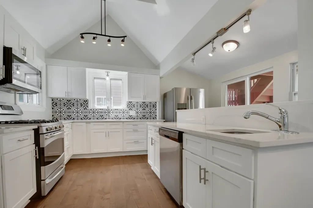 12851 Clinton Street Blue Island IL 60406