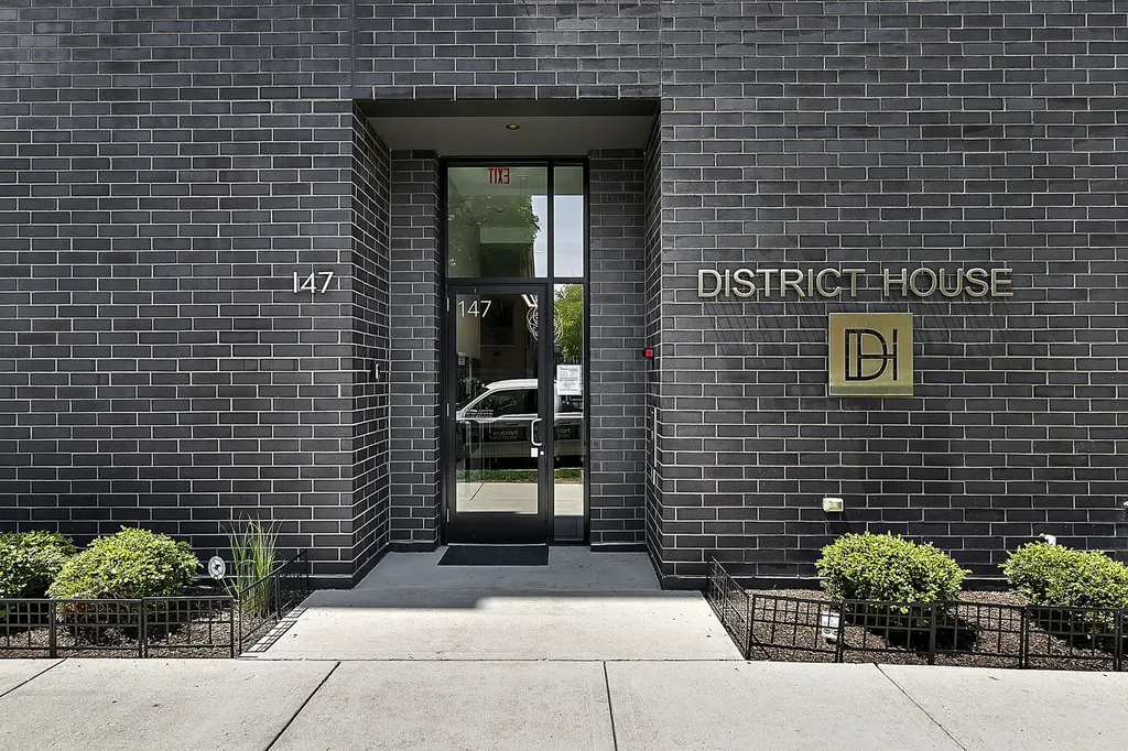 147 North Euclid Avenue Oak Park IL 60302