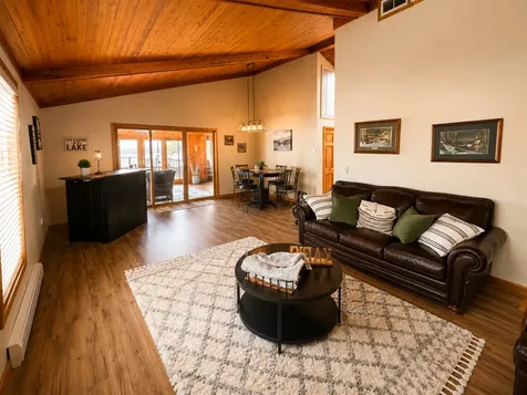 4122 West Lake Shore Drive Wonder Lake IL 60097
