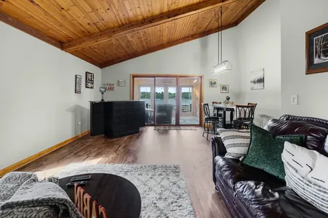4122 West Lake Shore Drive Wonder Lake IL 60097