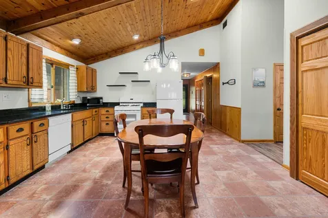4122 West Lake Shore Drive Wonder Lake IL 60097