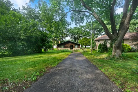 4122 West Lake Shore Drive Wonder Lake IL 60097