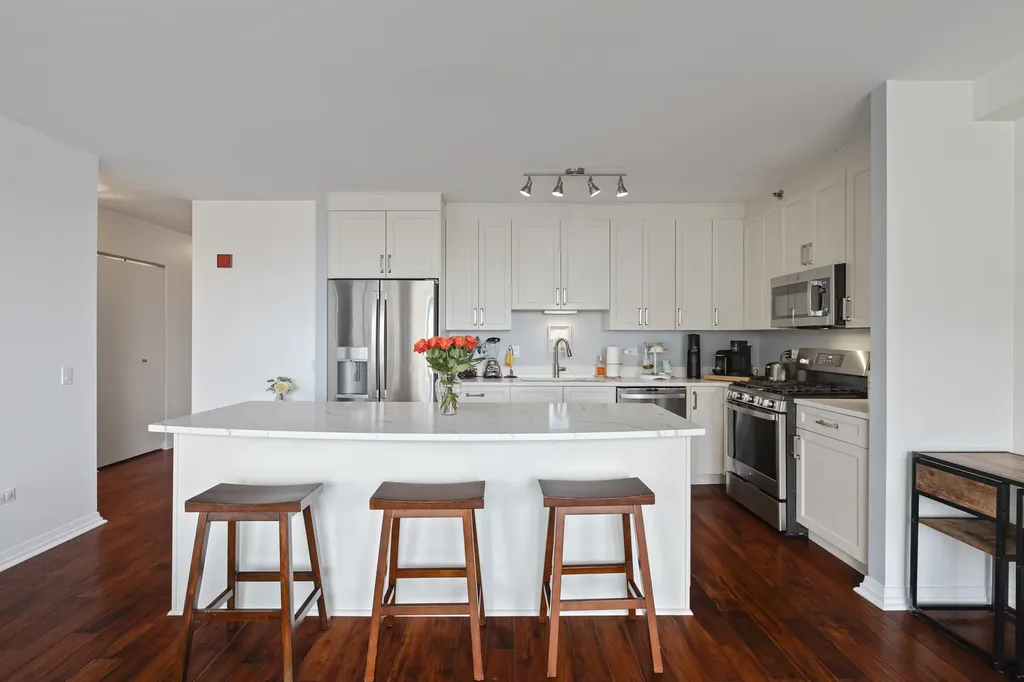33 West Ontario Street Chicago IL 60654