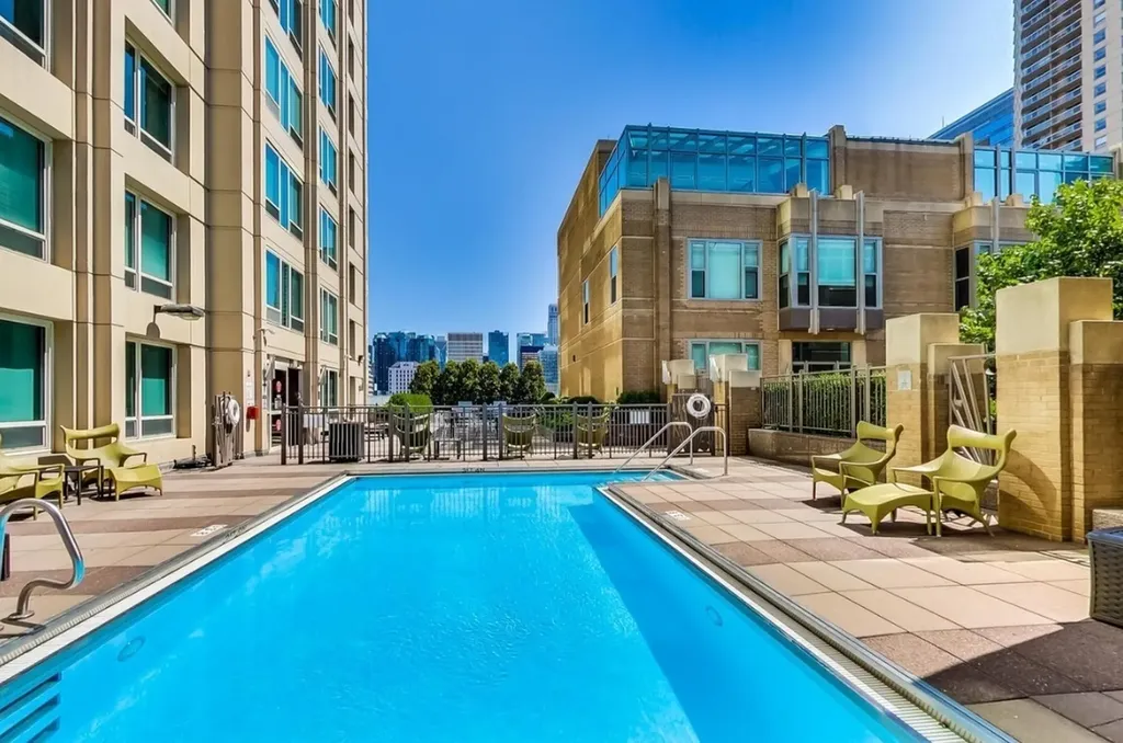 33 West Ontario Street Chicago IL 60654