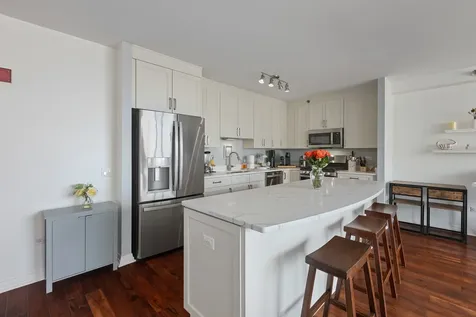 33 West Ontario Street Chicago IL 60654
