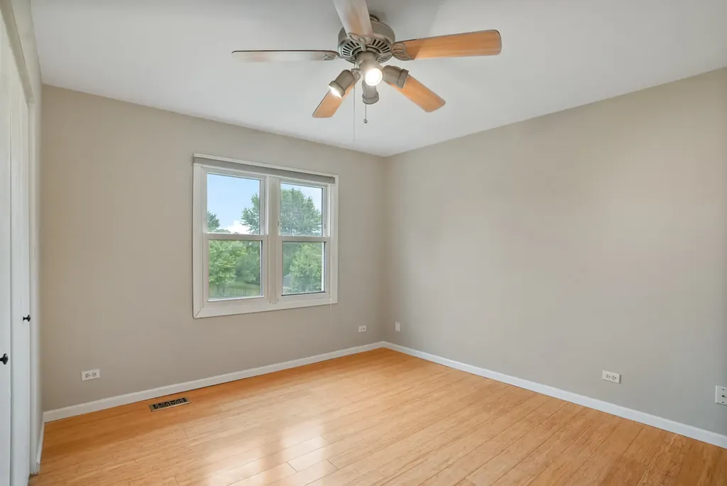 545 Ridgefield Drive Roselle IL 60172