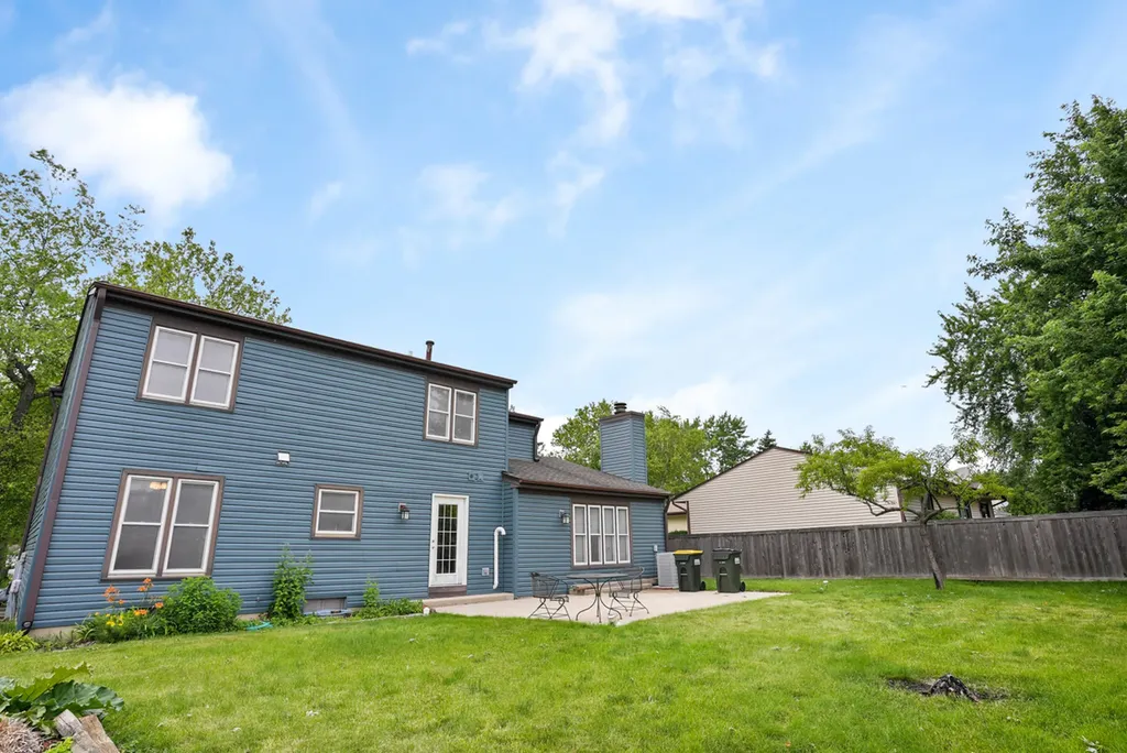 545 Ridgefield Drive Roselle IL 60172
