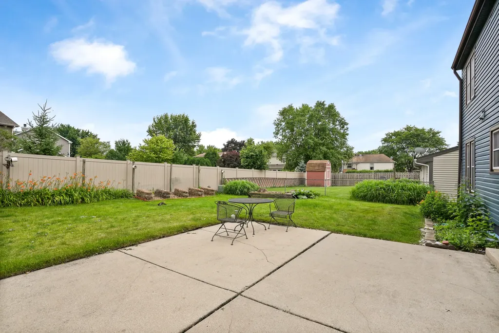 545 Ridgefield Drive Roselle IL 60172