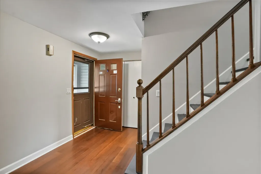 545 Ridgefield Drive Roselle IL 60172