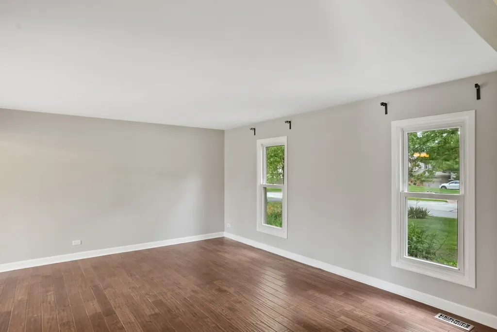 545 Ridgefield Drive Roselle IL 60172