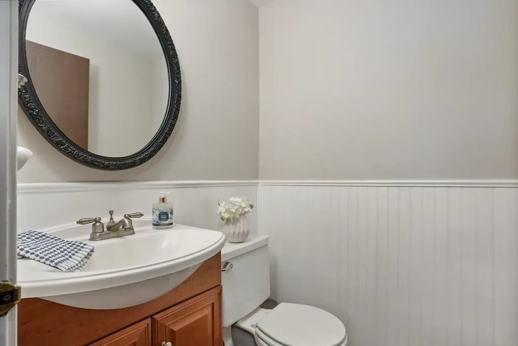 545 Ridgefield Drive Roselle IL 60172