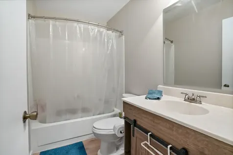 545 Ridgefield Drive Roselle IL 60172