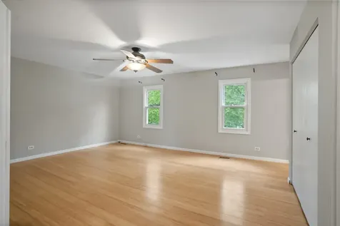 545 Ridgefield Drive Roselle IL 60172
