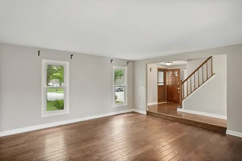 545 Ridgefield Drive Roselle IL 60172