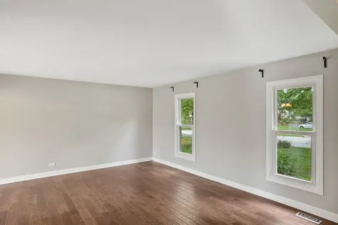 545 Ridgefield Drive Roselle IL 60172