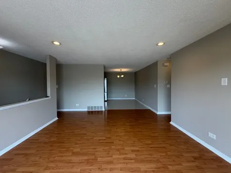 225 Kendrick Court Schaumburg IL 60194