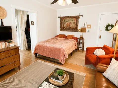 656 West Oakdale Avenue Chicago IL 60657