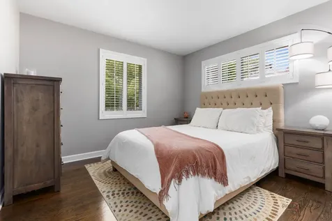 1960 Redwood Lane Northbrook IL 60062