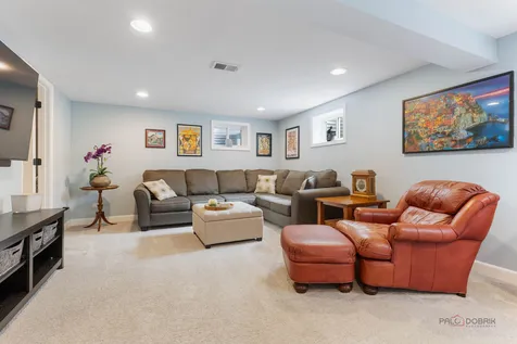 1960 Redwood Lane Northbrook IL 60062