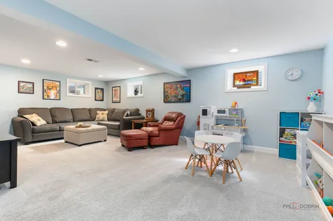 1960 Redwood Lane Northbrook IL 60062