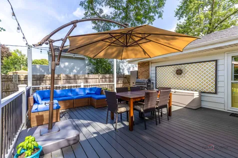 1960 Redwood Lane Northbrook IL 60062
