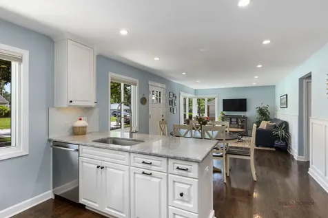1960 Redwood Lane Northbrook IL 60062