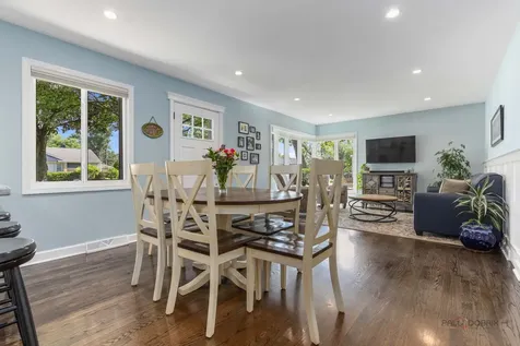 1960 Redwood Lane Northbrook IL 60062