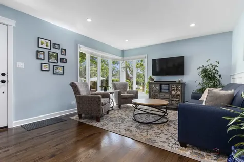 1960 Redwood Lane Northbrook IL 60062