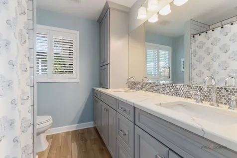 1960 Redwood Lane Northbrook IL 60062