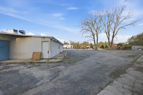 682 Park Avenue Genoa IL 60135