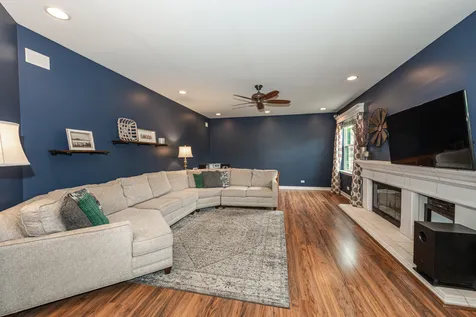 2700 Salt Creek Court Wauconda IL 60084