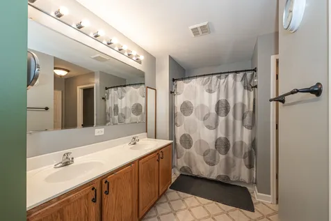 2700 Salt Creek Court Wauconda IL 60084
