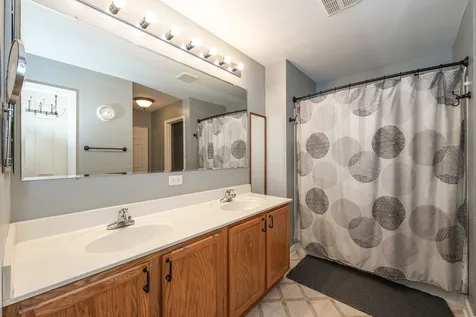 2700 Salt Creek Court Wauconda IL 60084