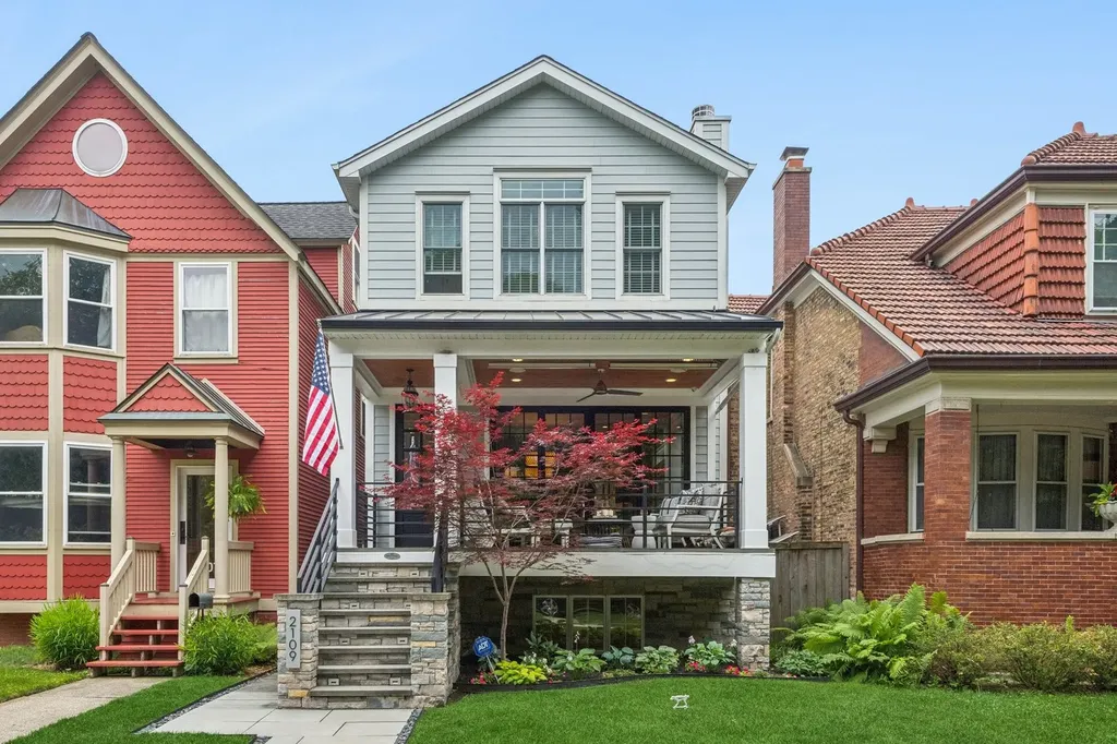 2109 West Sunnyside Avenue Chicago IL 60625