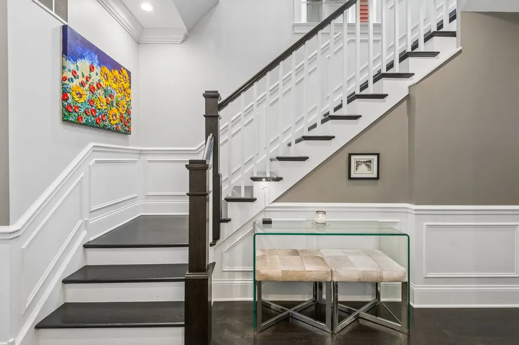 2109 West Sunnyside Avenue Chicago IL 60625